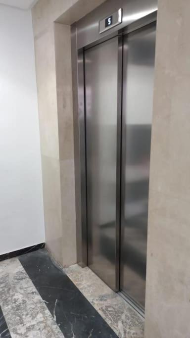 Appartement Cosy Au Coeur De Marrakech Avec Piscine مراكش المظهر الخارجي الصورة